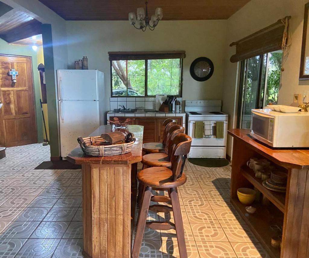 Casa De Veraneo Quinta Las Trillizas Esparza エクステリア 写真